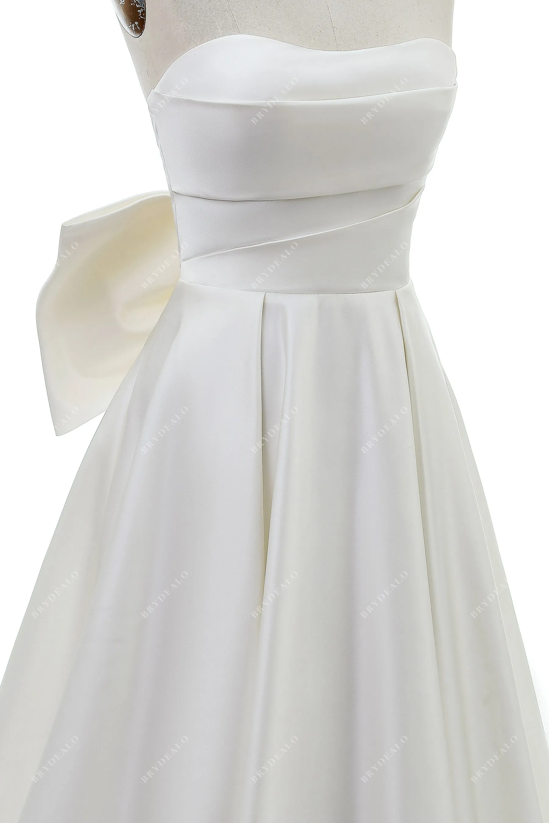 Cute Big Bow Ivory Satin A-line Wedding Dress with Pockets