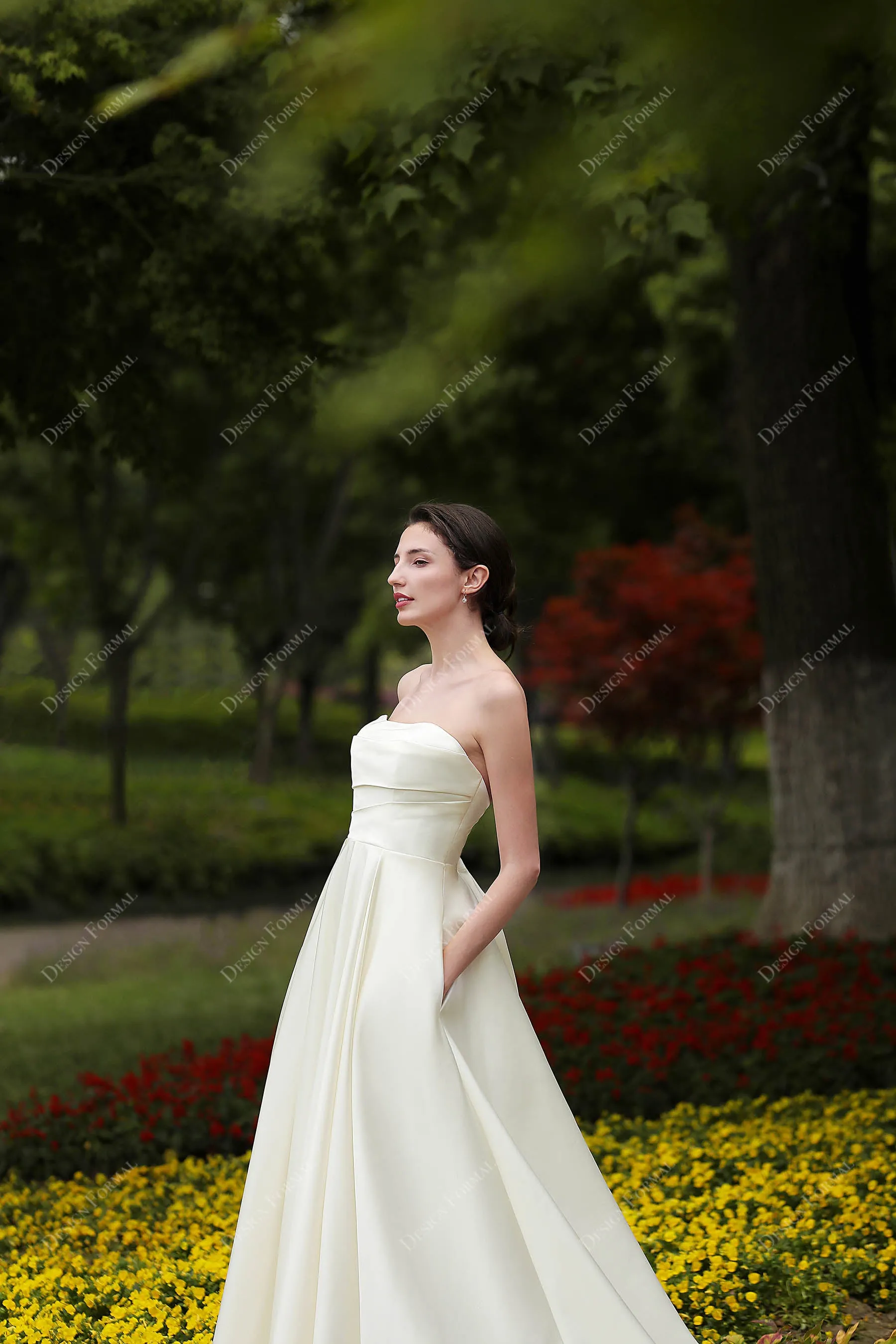 Cute Big Bow Ivory Satin A-line Wedding Dress with Pockets