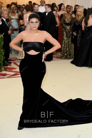 Kylie Jenner Strapless Black Velvet Mermaid Dress 2018 MET Gala