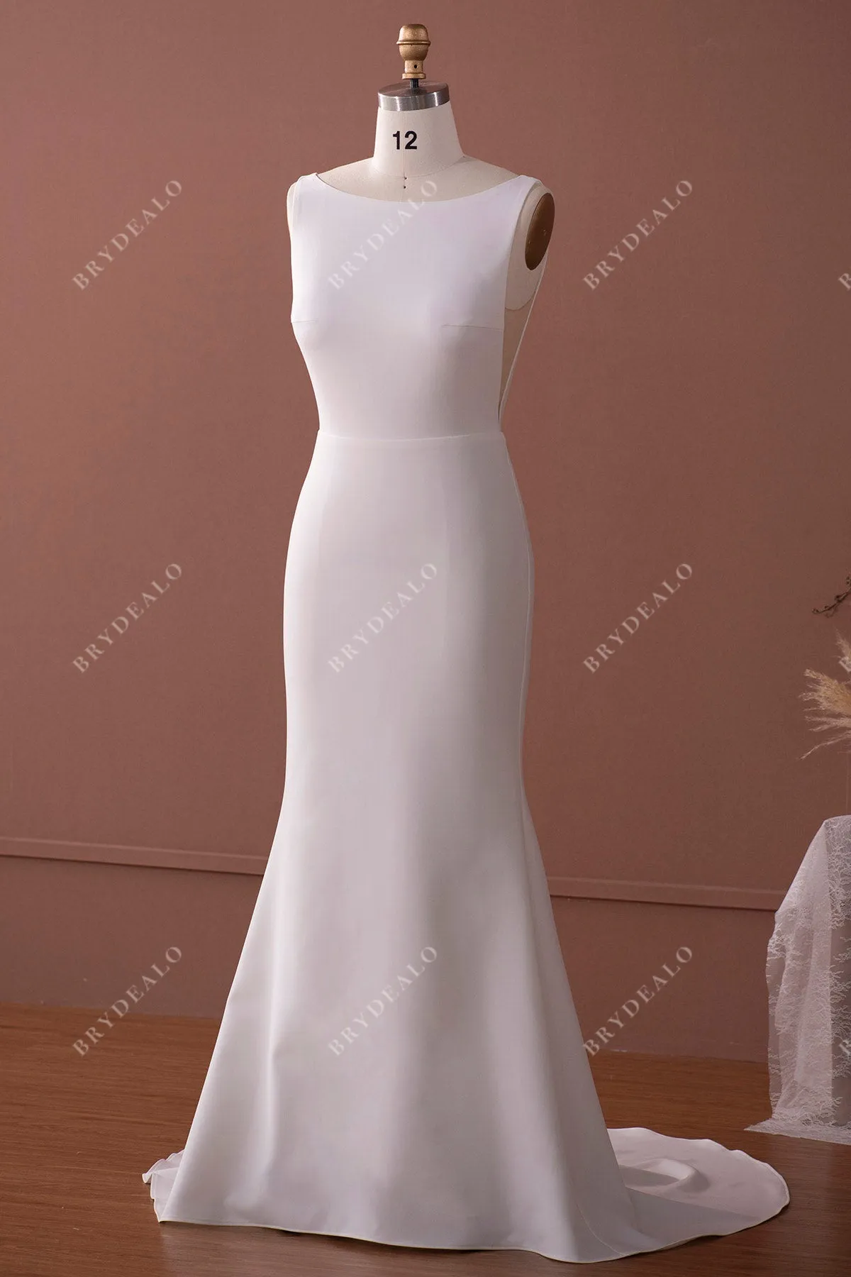 Simple Sleeveless Crepe Elegant Mermaid Long Wedding Dress